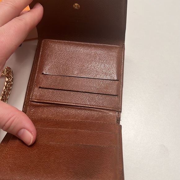 Louis Vuitton Monogram Wallet 4.5β x 4β Comes with unbranded chain and box - Picture 4 of 9